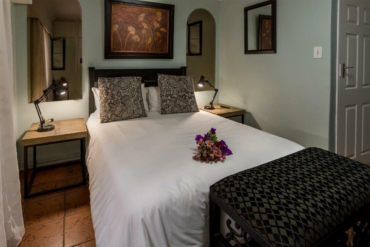 Izimbali Lodge And Restaurant Эрмело Экстерьер фото